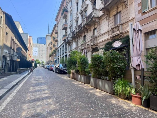 appartamento in vendita a Milano in zona Porta Nuova