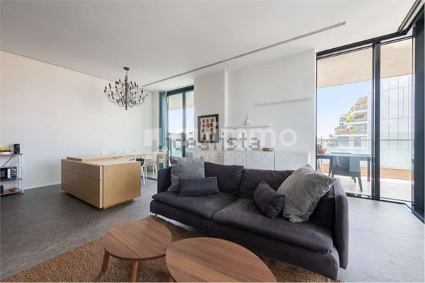 appartamento in vendita a Milano in zona Porta Nuova