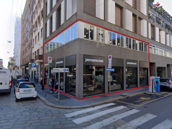 negozio in vendita a Milano in zona Porta Romana