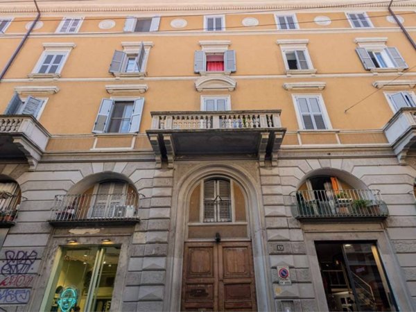 appartamento in vendita a Milano in zona Porta Genova