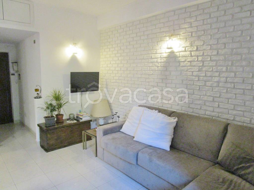 appartamento in vendita a Milano in zona Corvetto