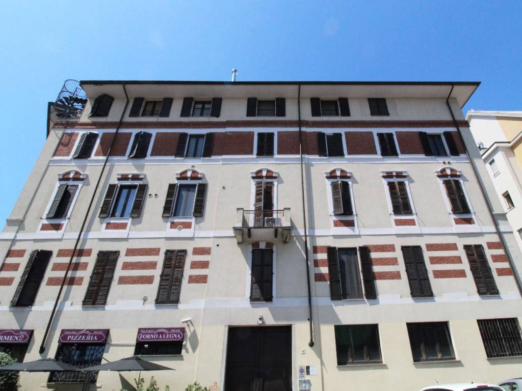 appartamento in vendita a Milano in zona Famagosta