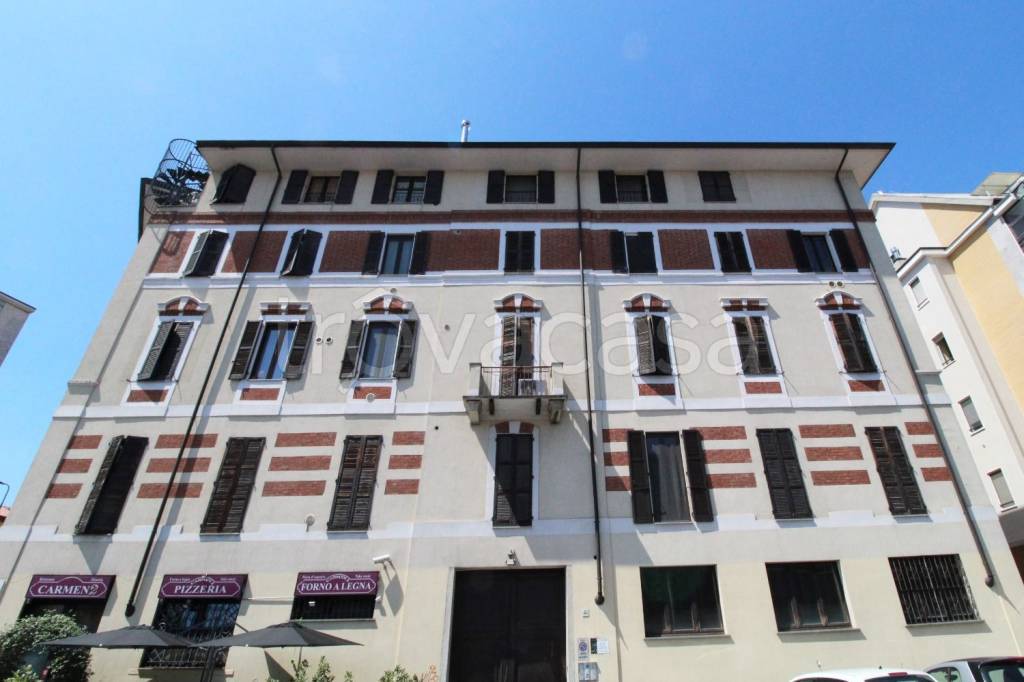 appartamento in vendita a Milano in zona Barona