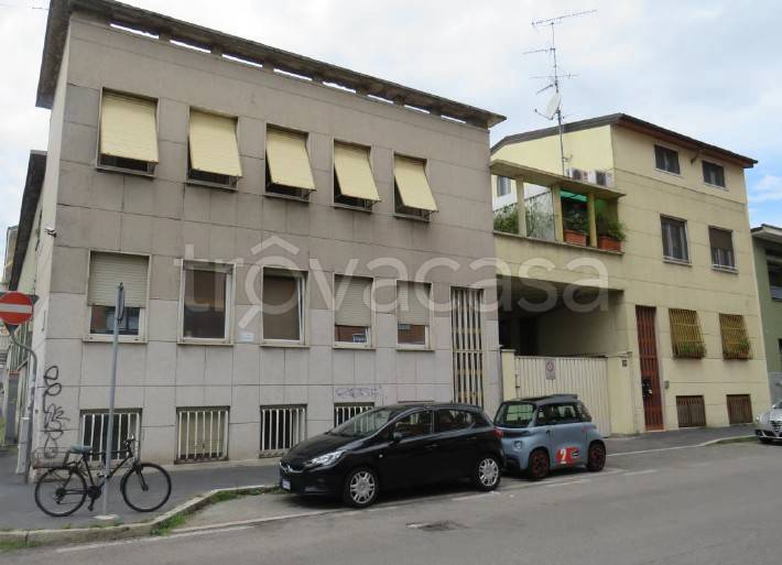 appartamento in vendita a Milano in zona Bovisa