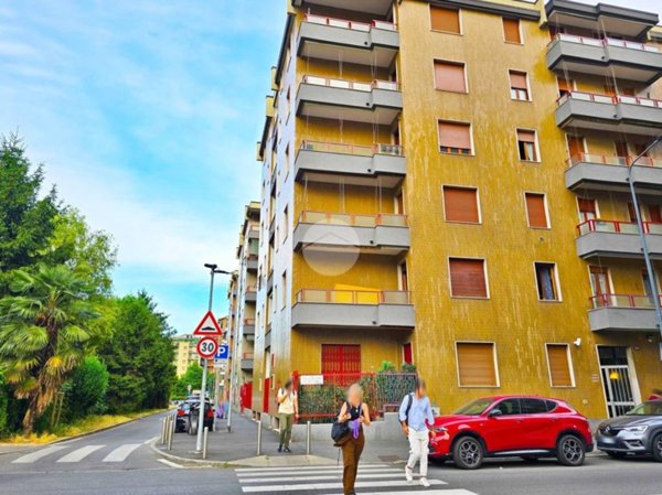 ufficio in vendita a Milano in zona Niguarda