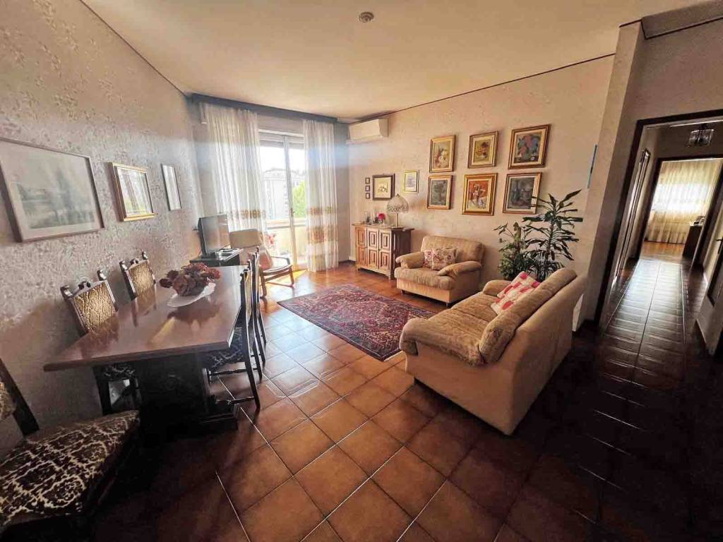 appartamento in vendita a Milano in zona Porta Vittoria