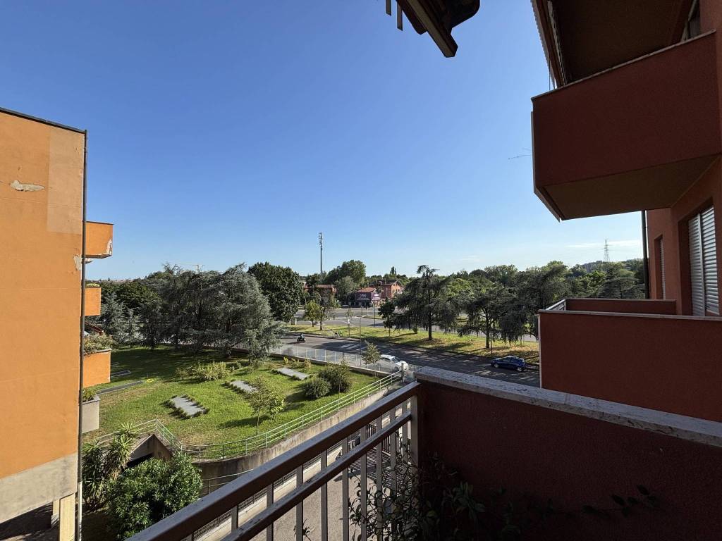 appartamento in vendita a Milano in zona Baggio