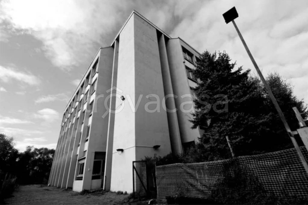 ufficio in vendita a Milano in zona Rogoredo