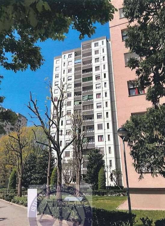 appartamento in vendita a Milano in zona Gallaratese