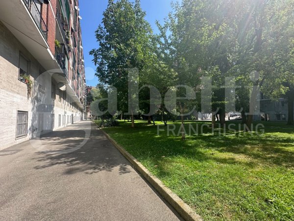 appartamento in vendita a Milano in zona Torretta