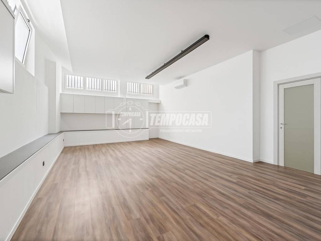 appartamento in vendita a Milano in zona Piazzale Lodi