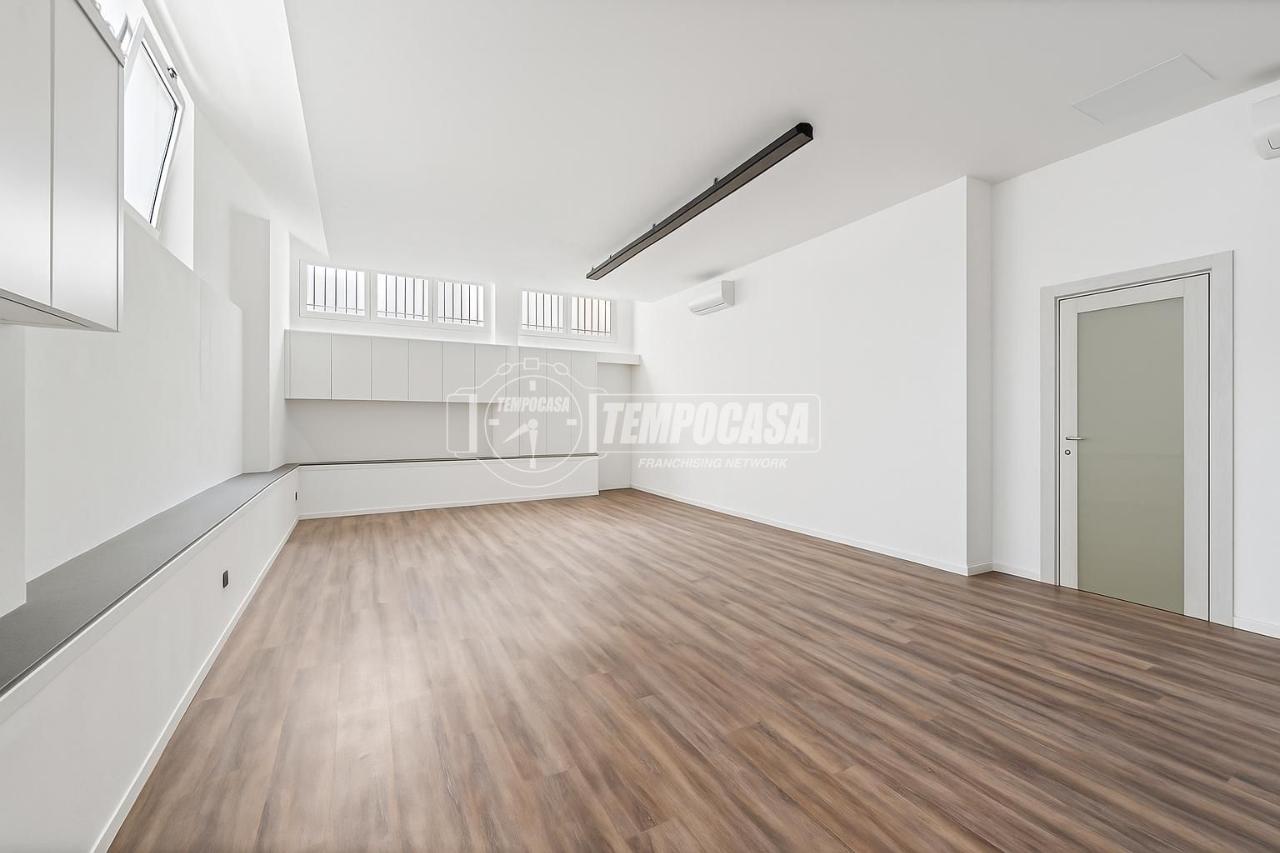 appartamento in vendita a Milano in zona Calvairate