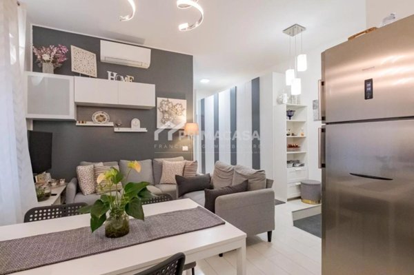 appartamento in vendita a Milano in zona Famagosta