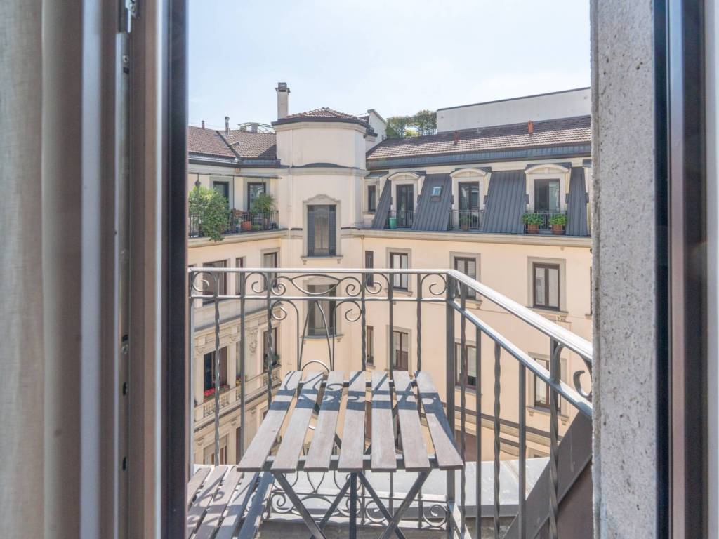 appartamento in vendita a Milano in zona Guastalla