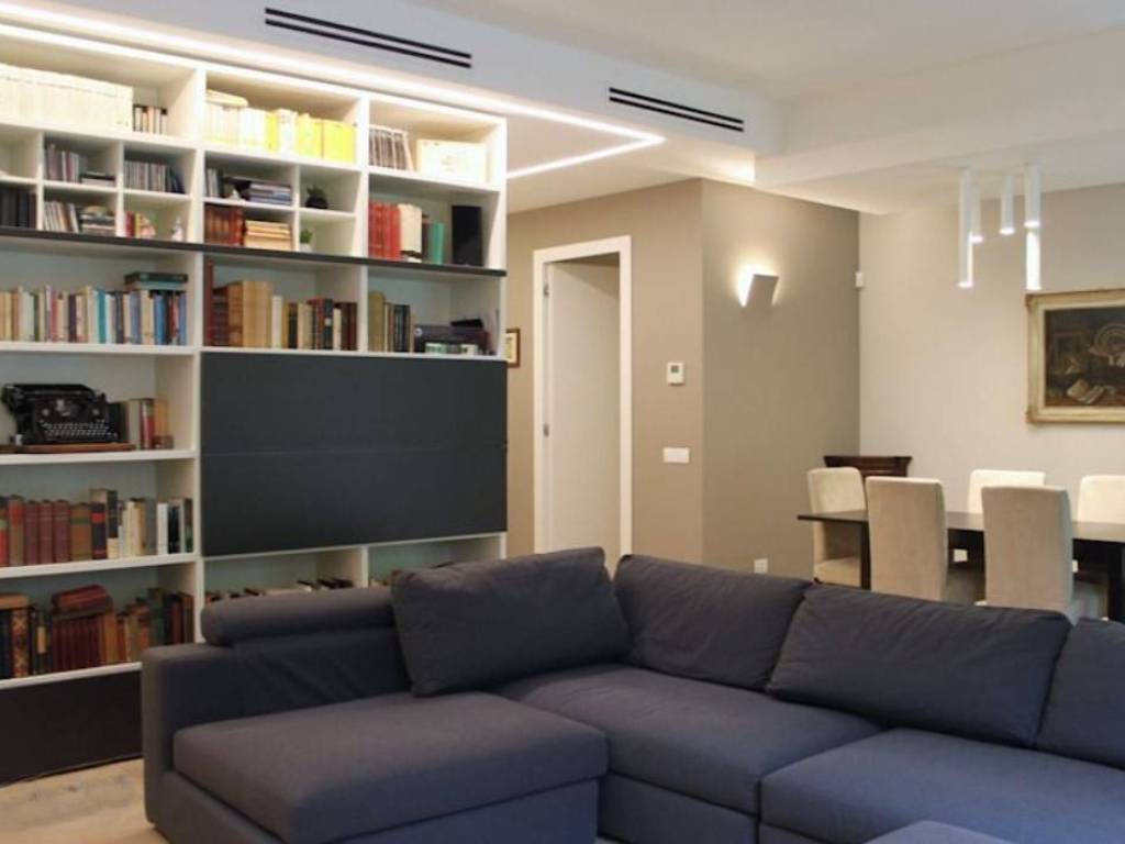 appartamento in vendita a Milano in zona Barona