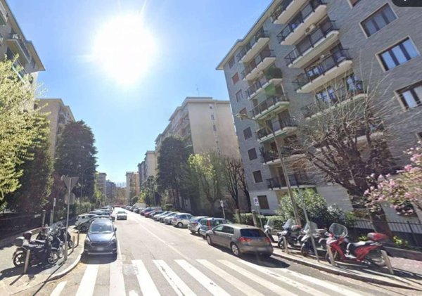 appartamento in vendita a Milano in zona Lorenteggio