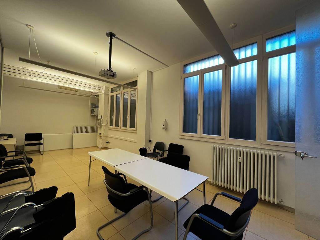 ufficio in vendita a Milano in zona Città Studi