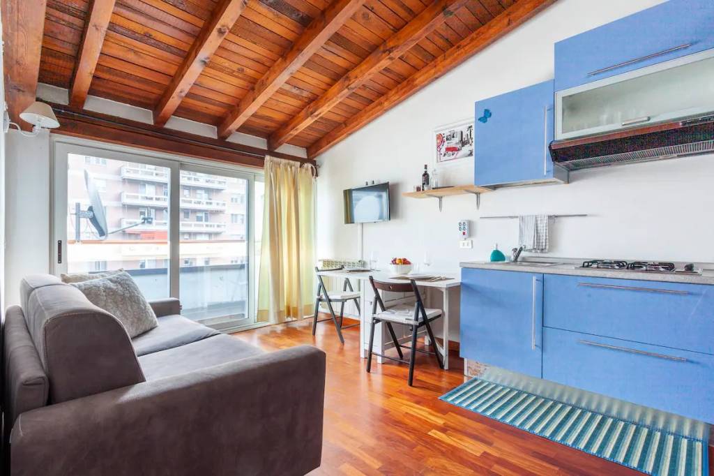 appartamento in vendita a Milano in zona Vigentino