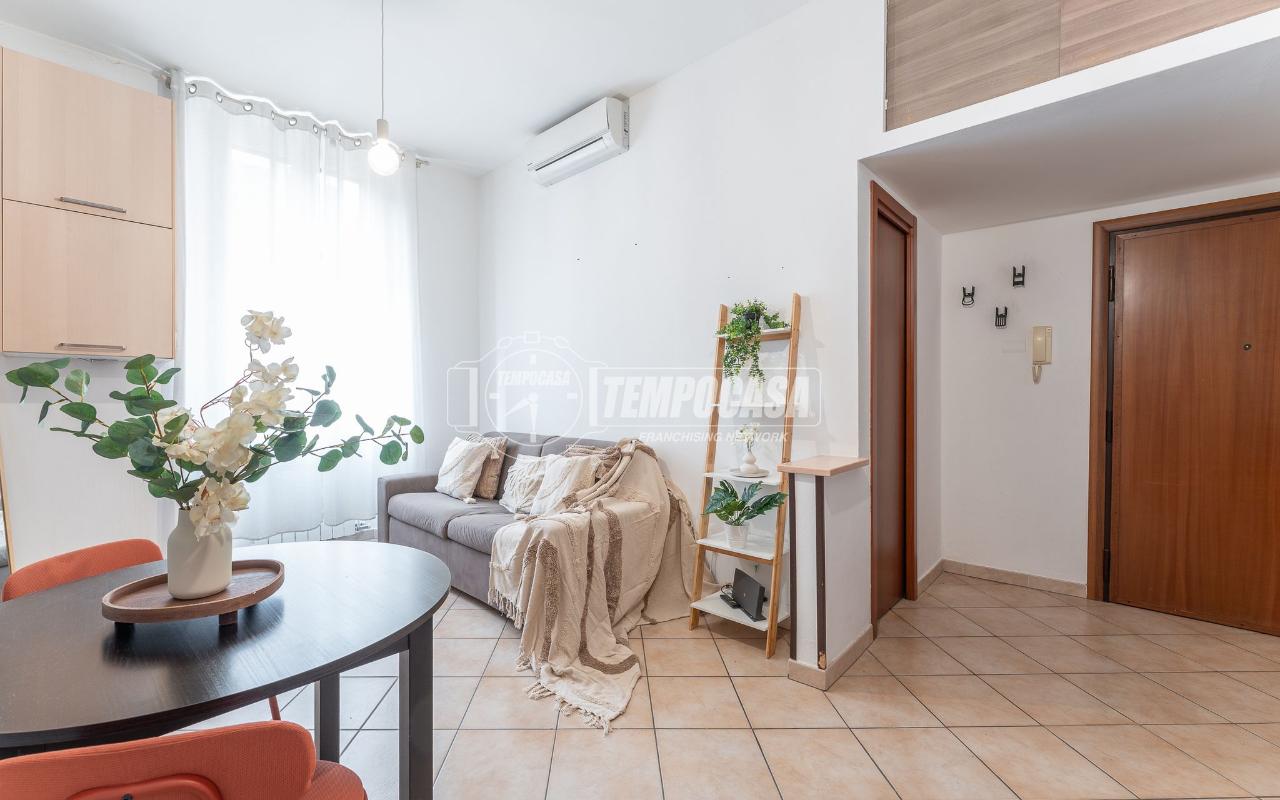 appartamento in vendita a Milano in zona Piazzale Lodi