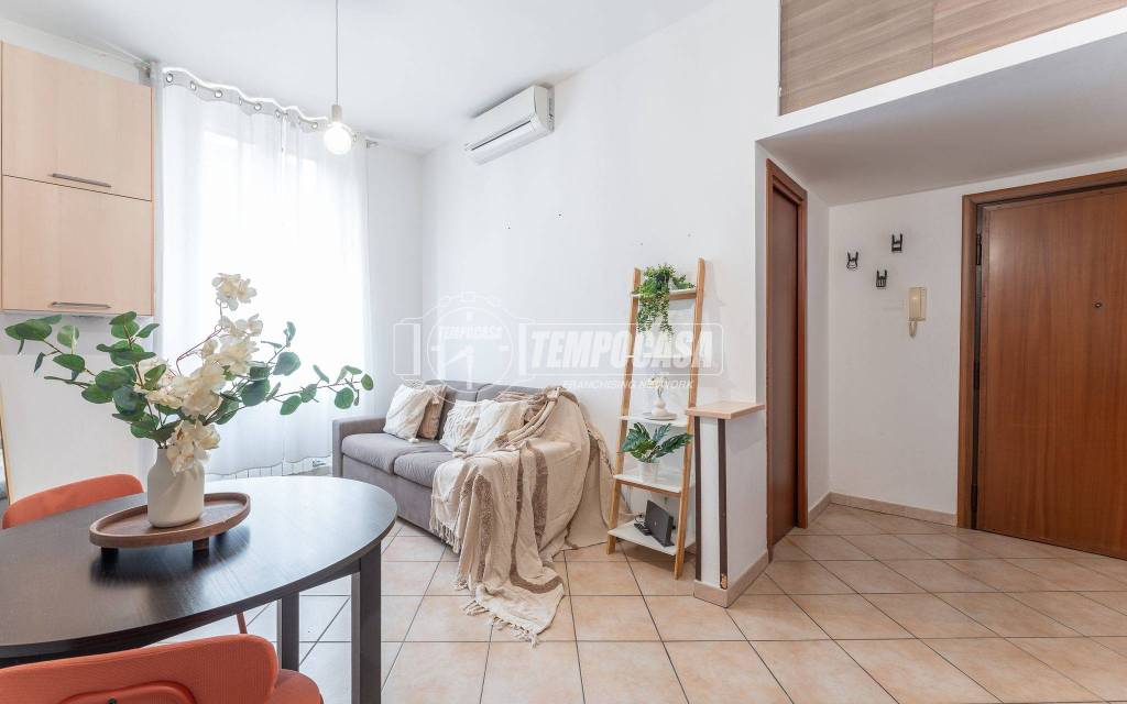 appartamento in vendita a Milano in zona Piazzale Lodi