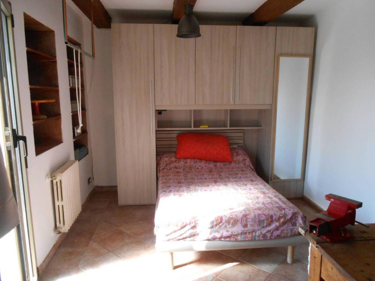 appartamento in vendita a Milano in zona Famagosta