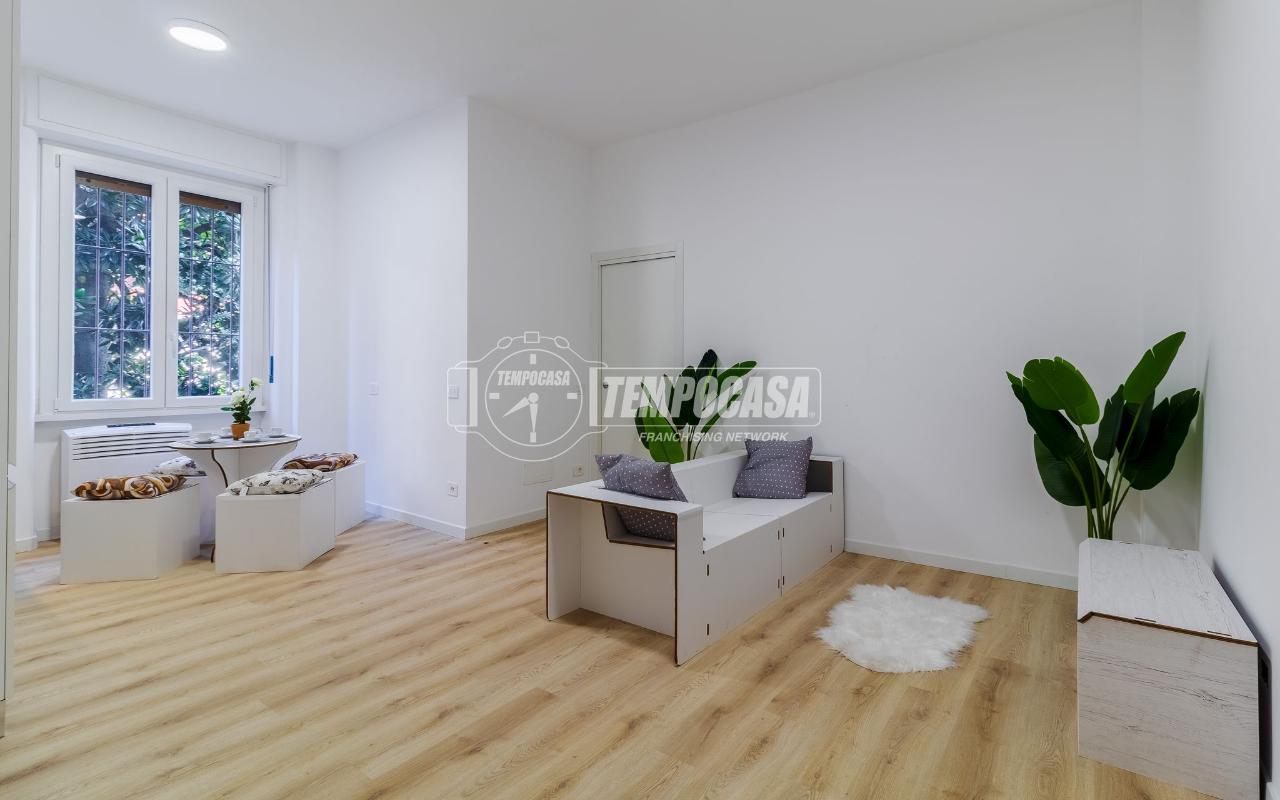 appartamento in vendita a Milano in zona Corvetto