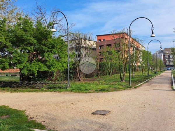 appartamento in vendita a Milano in zona Affori