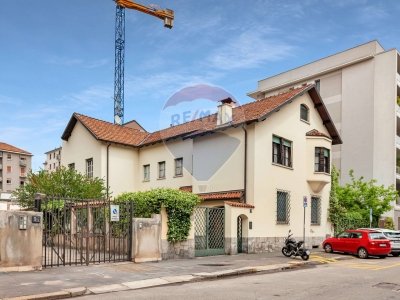casa semindipendente in vendita a Milano