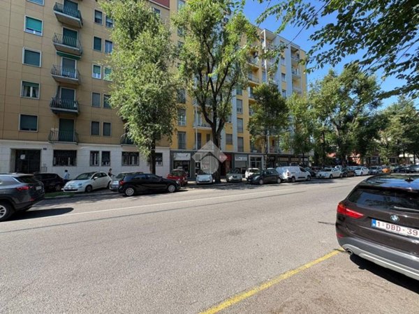 negozio in vendita a Milano in zona Solari