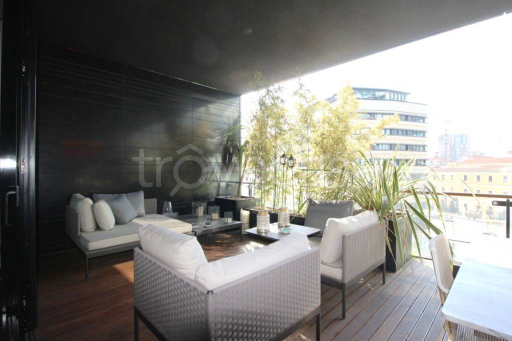 appartamento in vendita a Milano in zona Porta Nuova