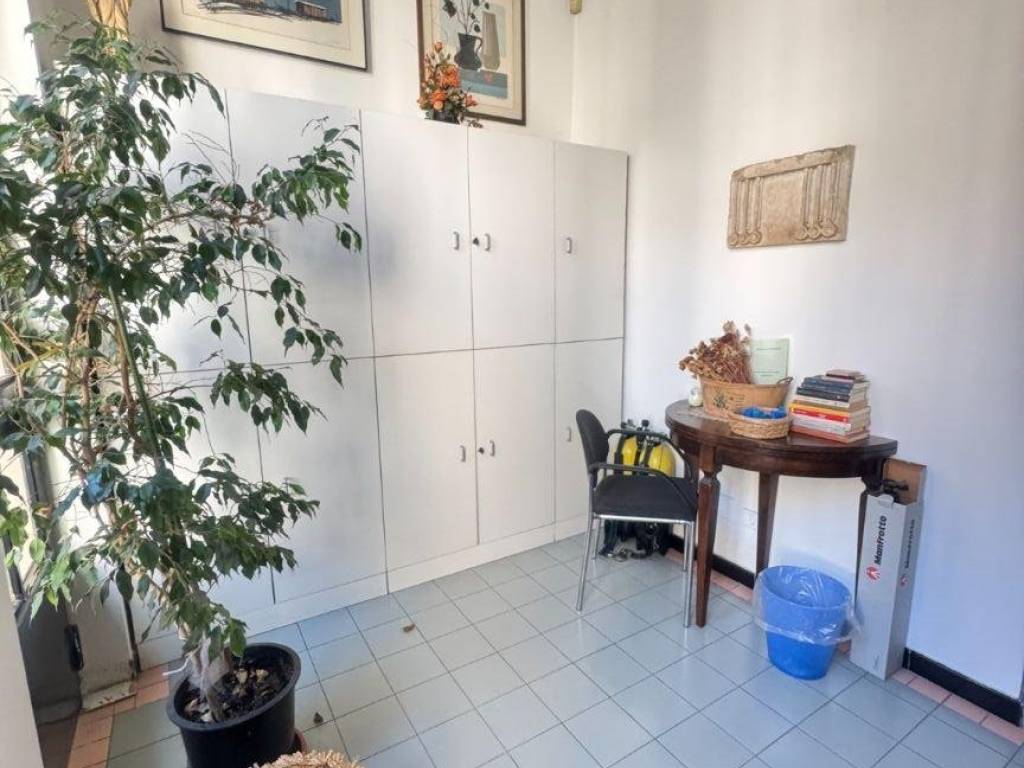 intera palazzina in vendita a Milano