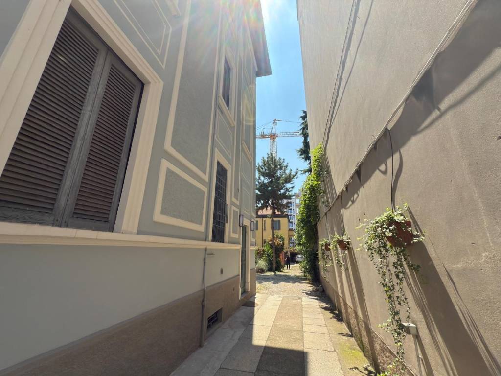 appartamento in vendita a Milano in zona Chiesa Rossa