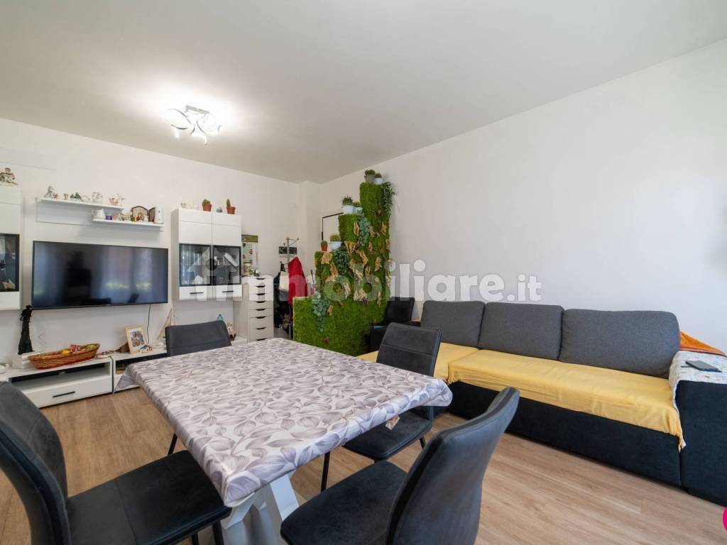appartamento in vendita a Milano in zona Famagosta