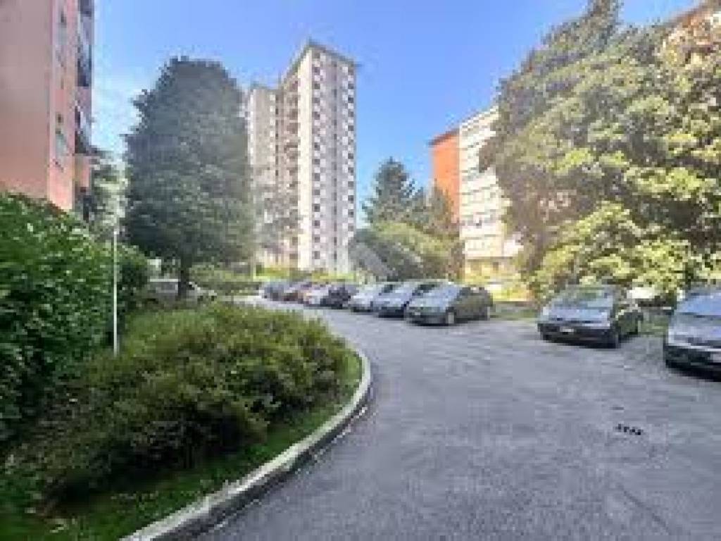 appartamento in vendita a Milano in zona Trenno