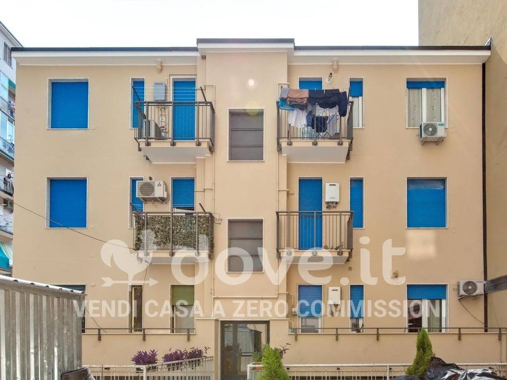 appartamento in vendita a Milano in zona Lorenteggio