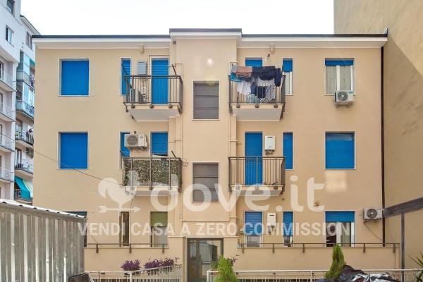appartamento in vendita a Milano in zona Lorenteggio