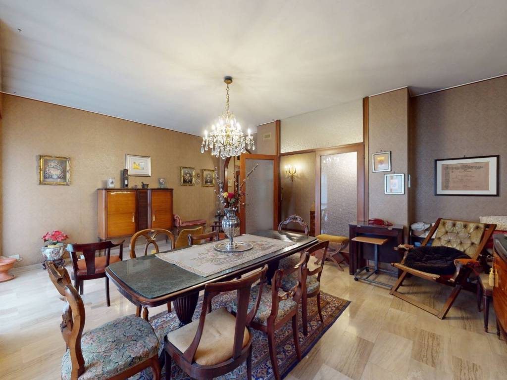 appartamento in vendita a Milano in zona Famagosta