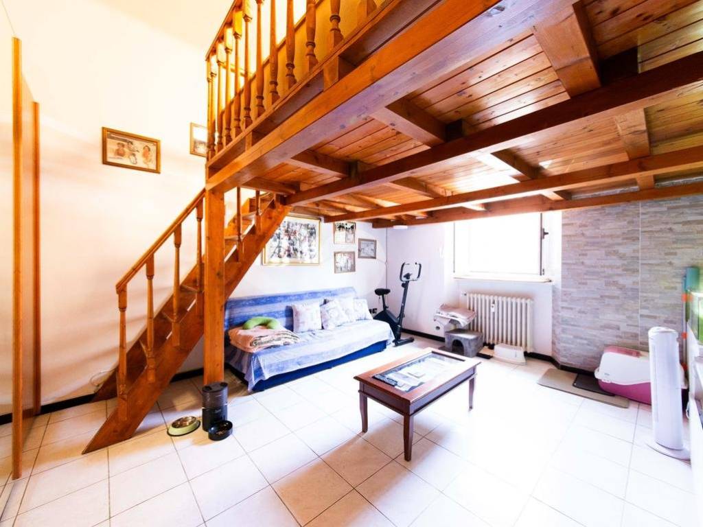 appartamento in vendita a Milano in zona Cagnola