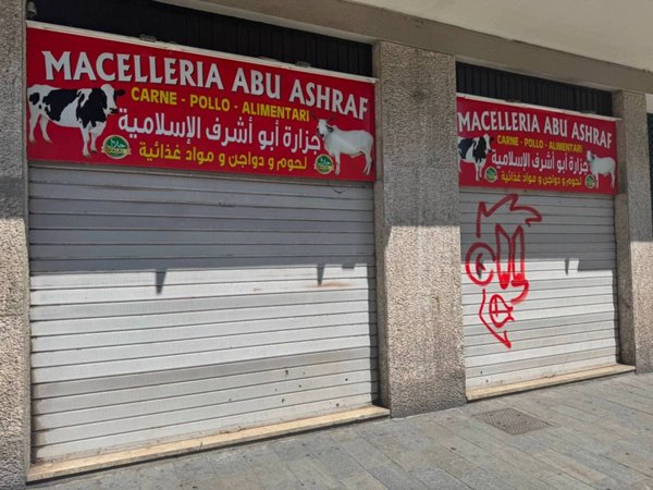 negozio in vendita a Milano in zona Famagosta