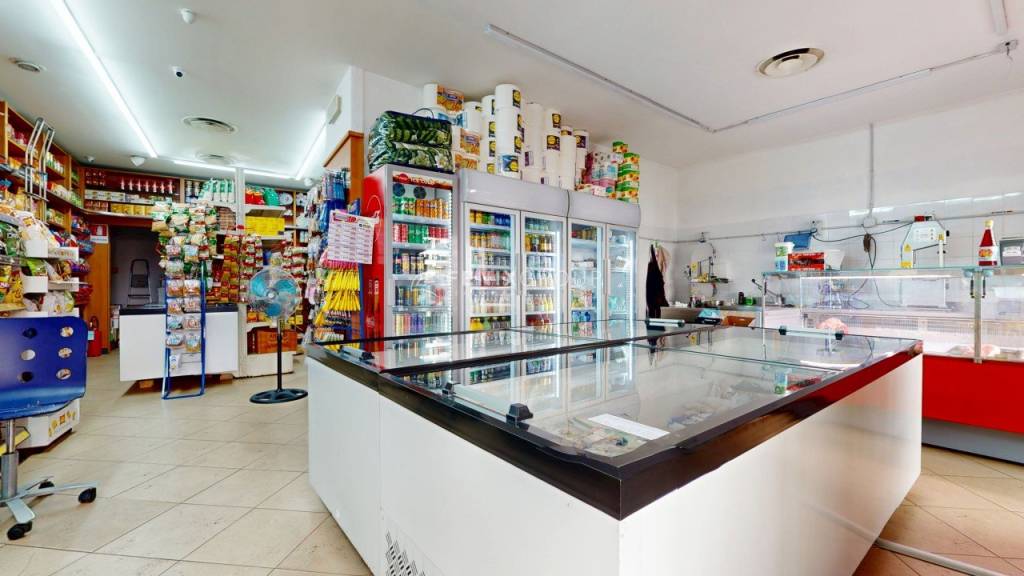 negozio in vendita a Milano in zona Loreto