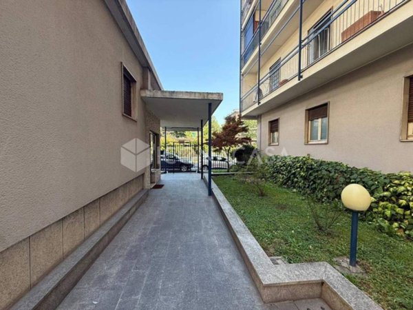 appartamento in vendita a Milano in zona Adriano