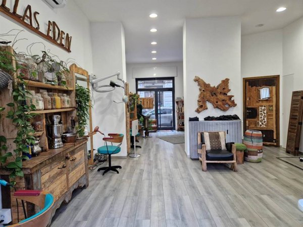 negozio in vendita a Milano in zona Porta Venezia