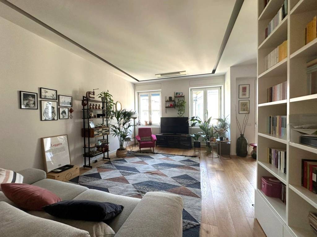 appartamento in vendita a Milano in zona Guastalla