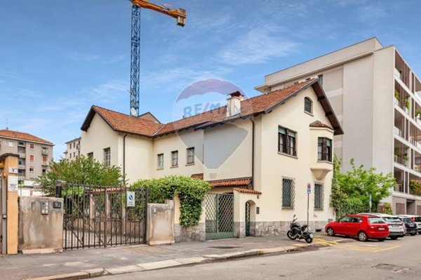 casa indipendente in vendita a Milano