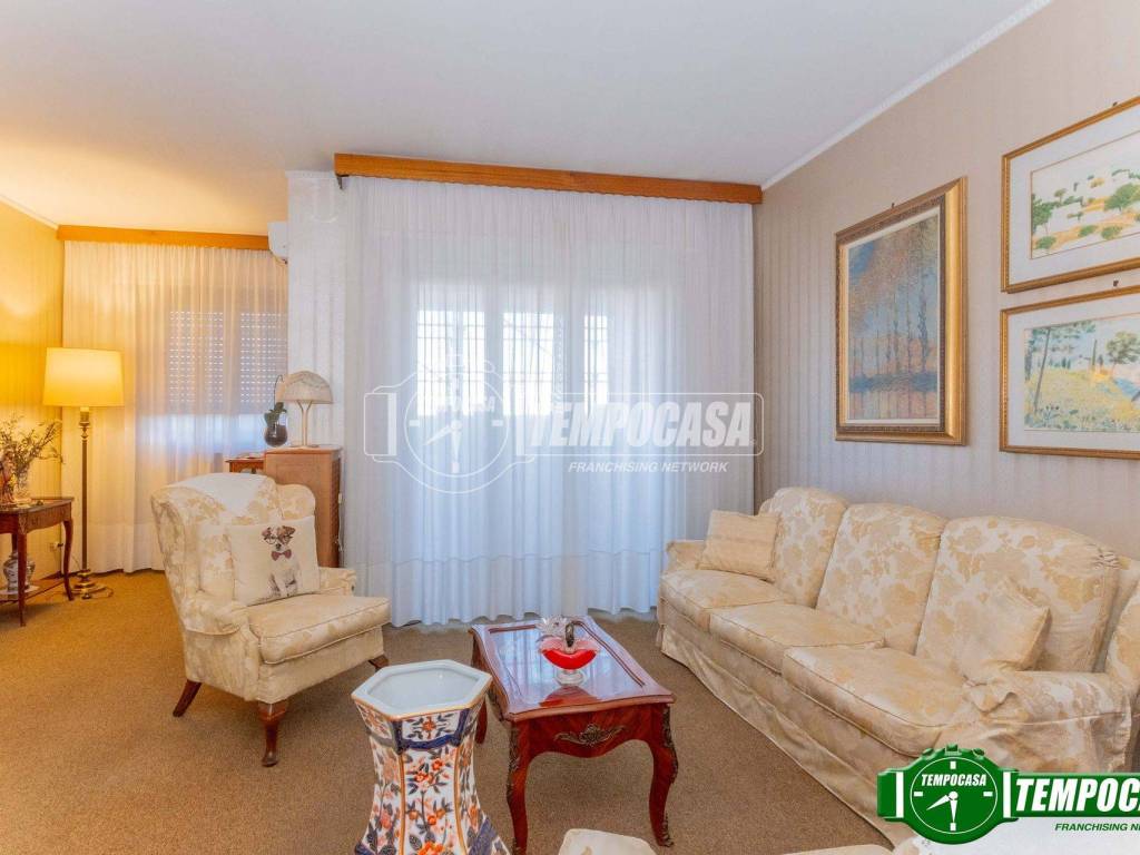 appartamento in vendita a Milano in zona Baggio