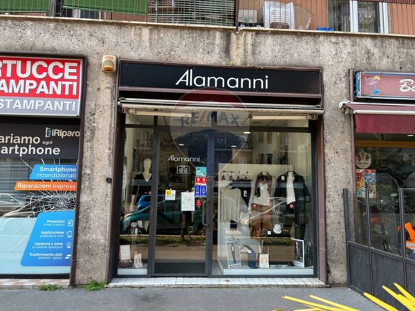 negozio in vendita a Milano in zona Vigentino