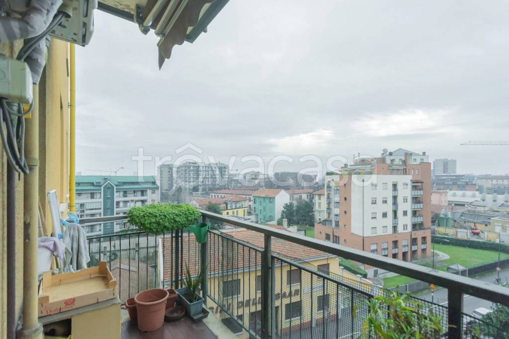 appartamento in vendita a Milano in zona Gorla