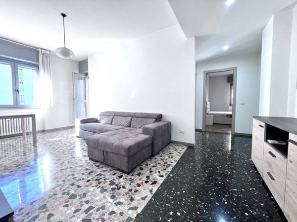 appartamento in vendita a Milano in zona Cinque Giornate