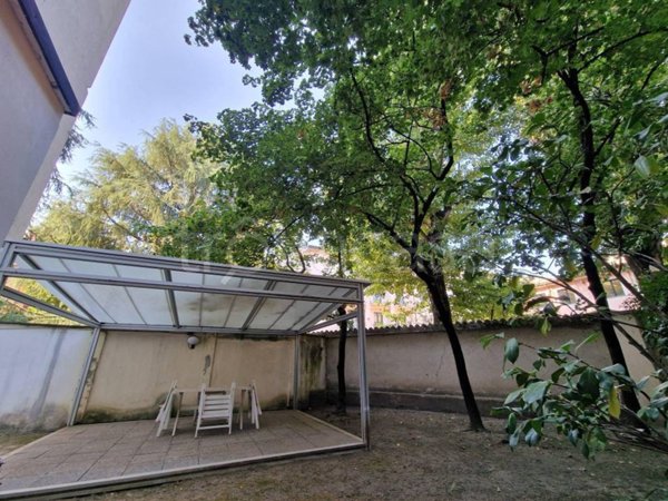 appartamento in vendita a Milano in zona Piazzale Lodi