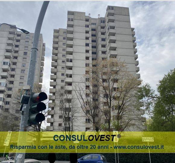 appartamento in vendita a Milano in zona Gratosoglio